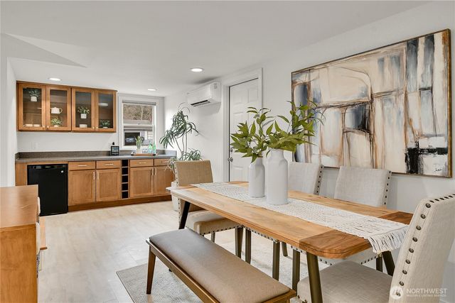 13504 15th Place NE, Seattle, WA 98125