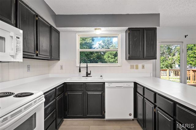 1710 Doris Walter Lane, St Charles, MO 63303