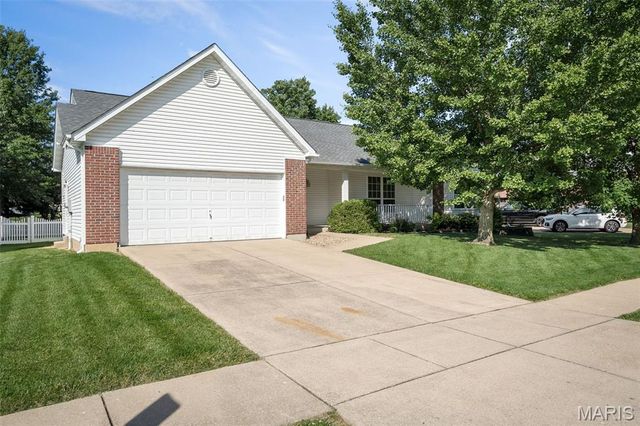 1710 Doris Walter Lane, St Charles, MO 63303
