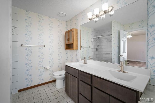 1710 Doris Walter Lane, St Charles, MO 63303