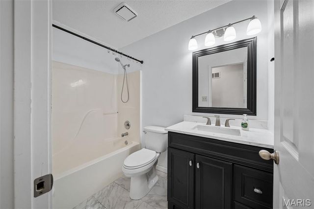 1710 Doris Walter Lane, St Charles, MO 63303