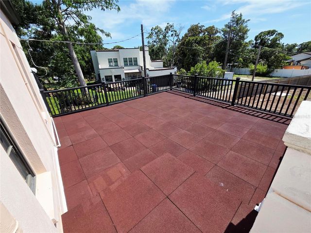411 72ND STREET S, St Petersburg, FL 33707