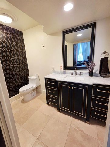 411 72ND STREET S, St Petersburg, FL 33707