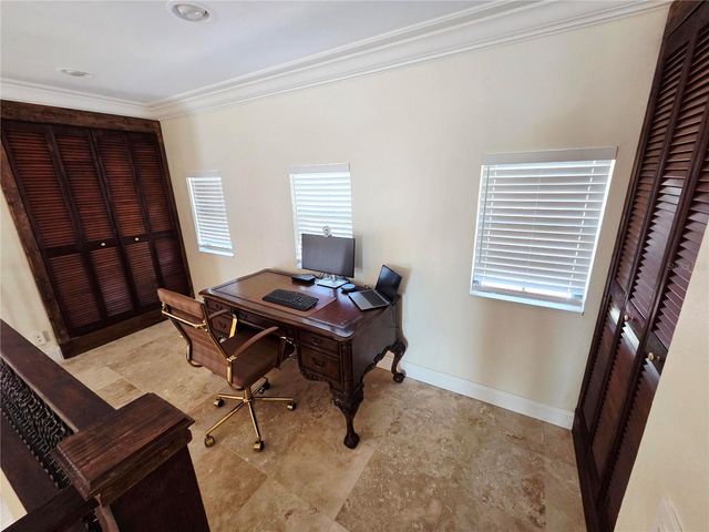 411 72ND STREET S, St Petersburg, FL 33707