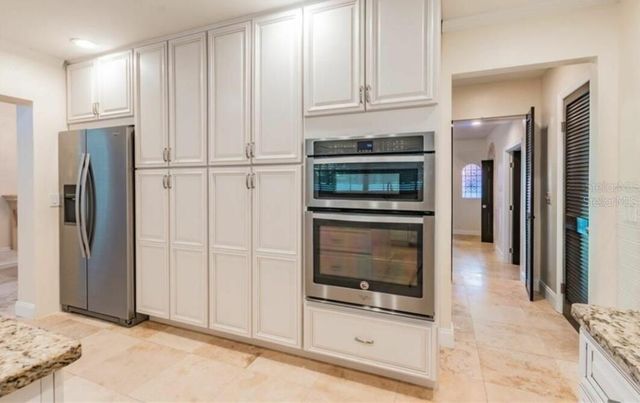 411 72ND STREET S, St Petersburg, FL 33707