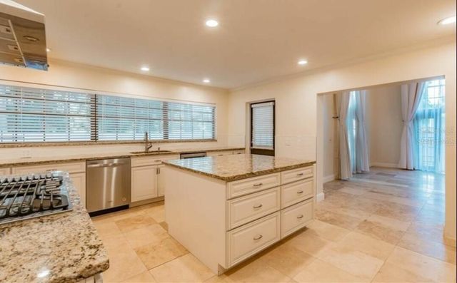 411 72ND STREET S, St Petersburg, FL 33707