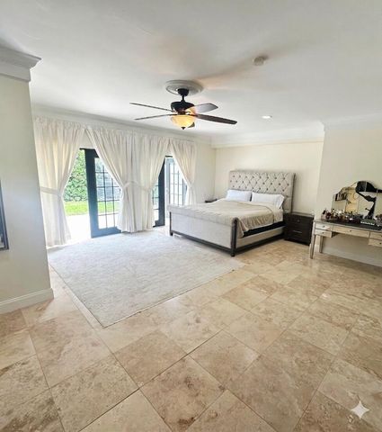 411 72ND STREET S, St Petersburg, FL 33707