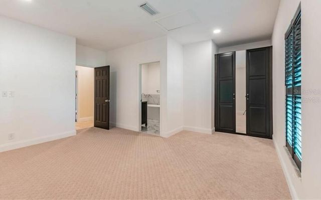 411 72ND STREET S, St Petersburg, FL 33707