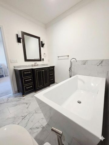 411 72ND STREET S, St Petersburg, FL 33707