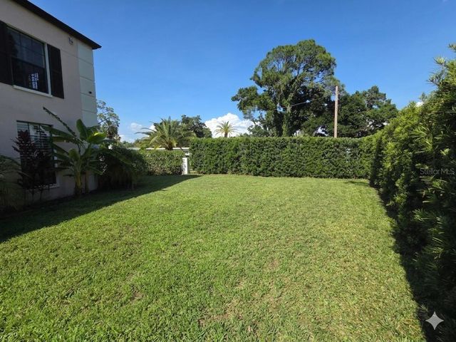 411 72ND STREET S, St Petersburg, FL 33707