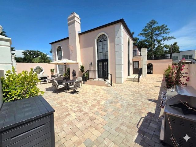 411 72ND STREET S, St Petersburg, FL 33707