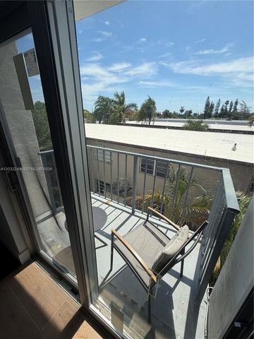 1960 Marseille Drive 304, Miami Beach, FL 33141