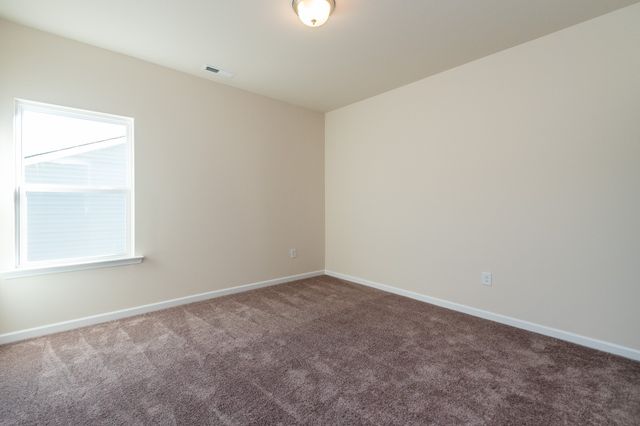 1366 English Oak Dr, Clarksville, TN 37042