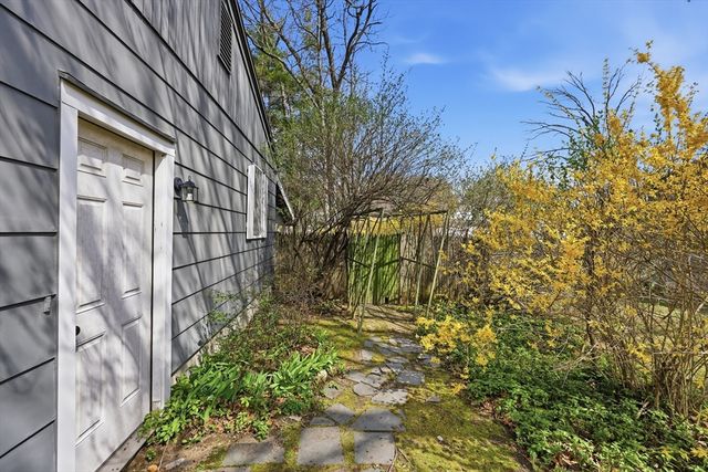 135 Pine Acre Road, Springfield, MA 01129