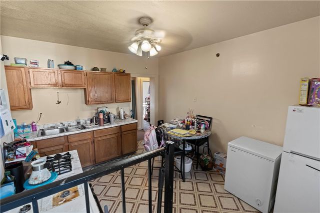 705 E Warrington Ave, Allentown, PA 15210