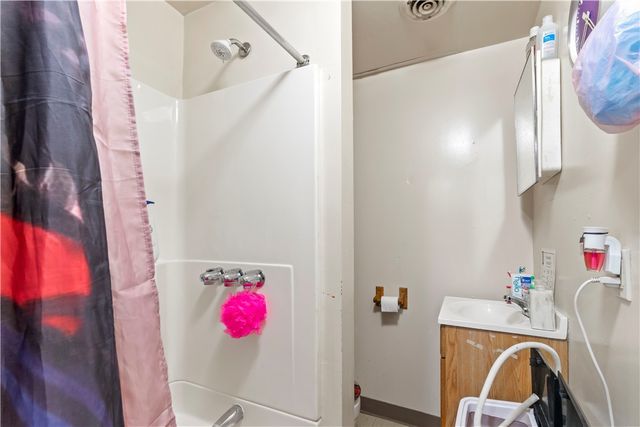 705 E Warrington Ave, Allentown, PA 15210