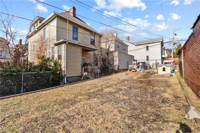 705 E Warrington Ave, Allentown, PA 15210