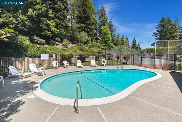 128 Via Cabrera Ln, Martinez, CA 94553