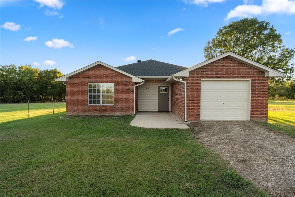 104 SE County Road 3046, Corsicana, TX 75109