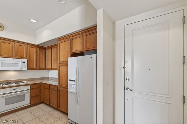 62 East Serene Avenue 324, Las Vegas, NV 89123