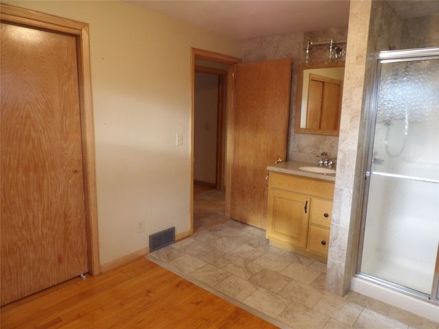 5301 SCHWARTZ Drive, Erie, PA 16509