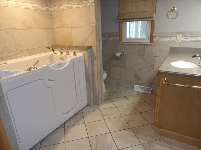 5301 SCHWARTZ Drive, Erie, PA 16509