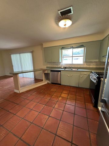 1213 Marie St., Hattiesburg, MS 39402