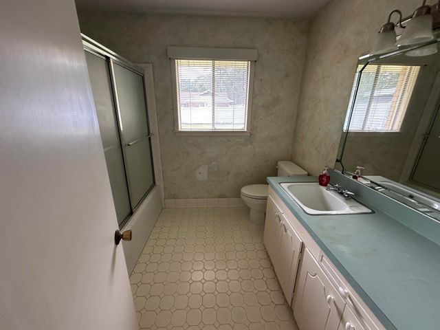 1213 Marie St., Hattiesburg, MS 39402