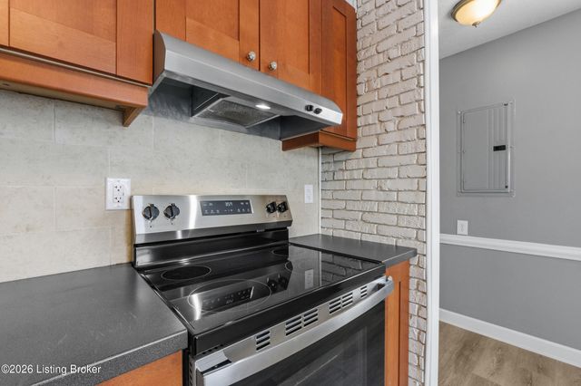 6108 Potts Ln, Crestwood, KY 40014