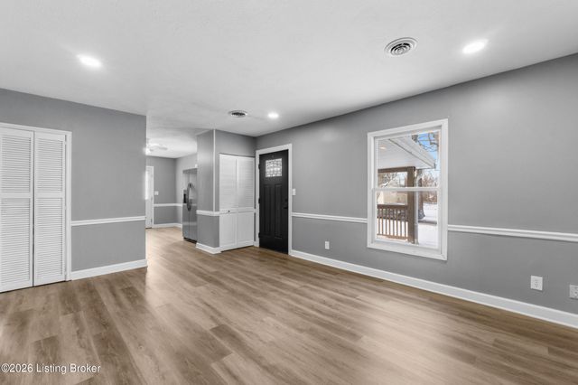 6108 Potts Ln, Crestwood, KY 40014