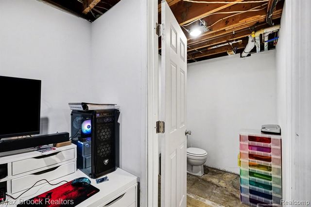 8451 Doncaster Drive, Sterling Heights, MI 48312