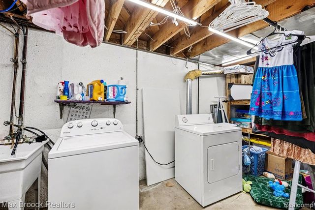 8451 Doncaster Drive, Sterling Heights, MI 48312