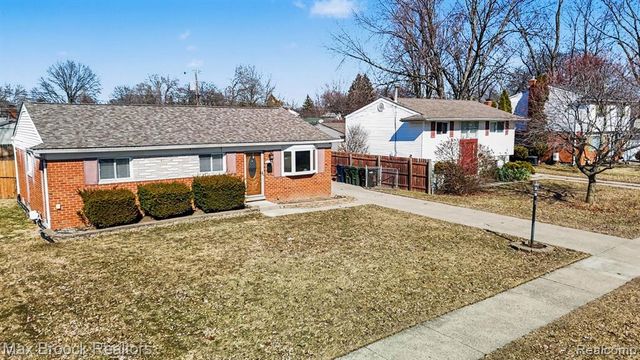 8451 Doncaster Drive, Sterling Heights, MI 48312