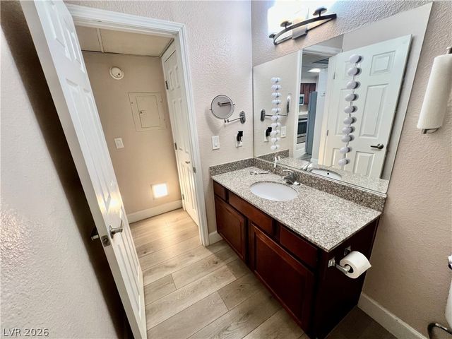 5295 Indian River Drive 310, Las Vegas, NV 89103