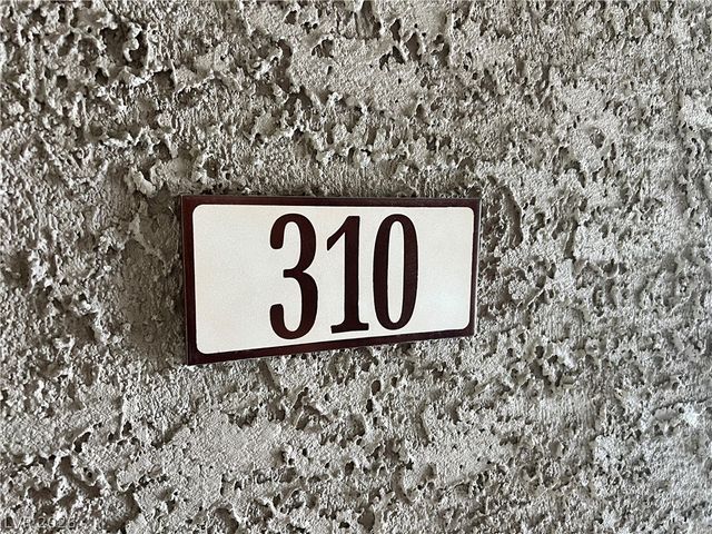 5295 Indian River Drive 310, Las Vegas, NV 89103