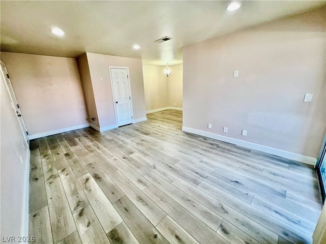 5295 Indian River Drive 310, Las Vegas, NV 89103