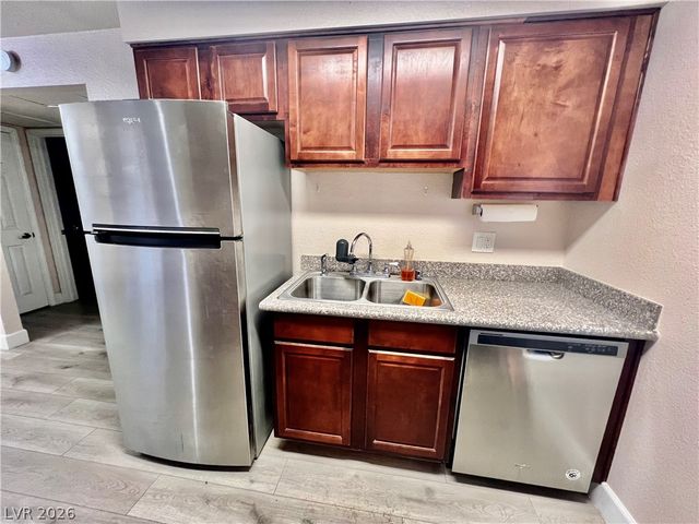 5295 Indian River Drive 310, Las Vegas, NV 89103