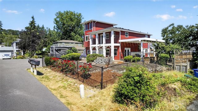13043 40th Ave S, Tukwila, WA 98168