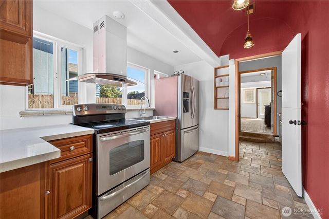 13043 40th Ave S, Tukwila, WA 98168