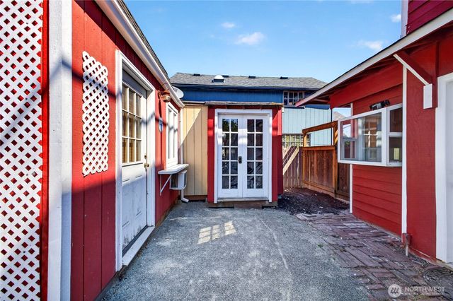 13043 40th Ave S, Tukwila, WA 98168