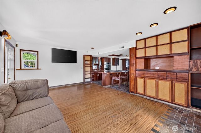 13043 40th Ave S, Tukwila, WA 98168