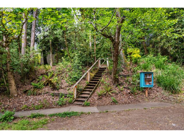 7133 Sw 7TH Ave, Portland, OR 97219