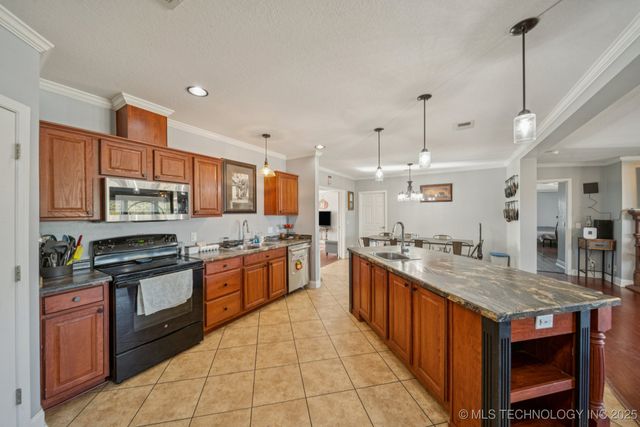 15864 E 530 Road, Inola, OK 74036