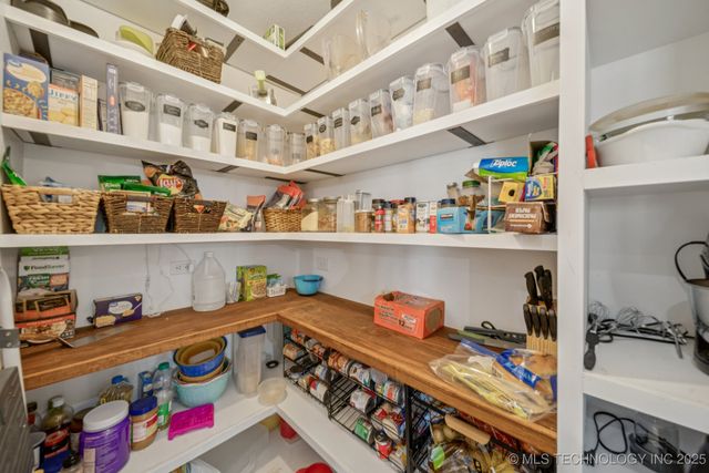 15864 E 530 Road, Inola, OK 74036