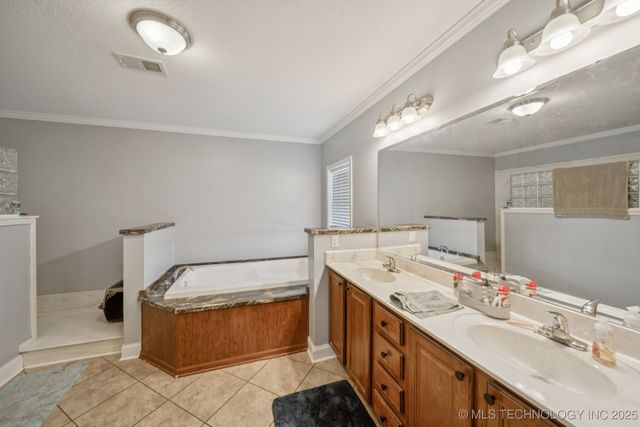 15864 E 530 Road, Inola, OK 74036