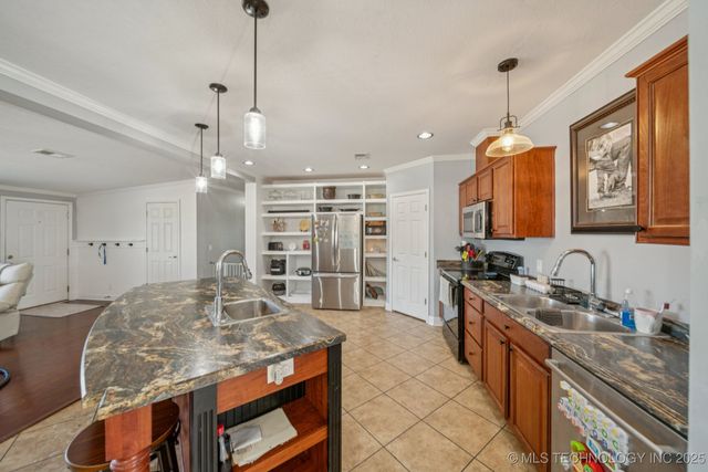 15864 E 530 Road, Inola, OK 74036