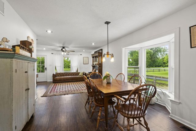 913 Groveport Road, Canal Winchester, OH 43110