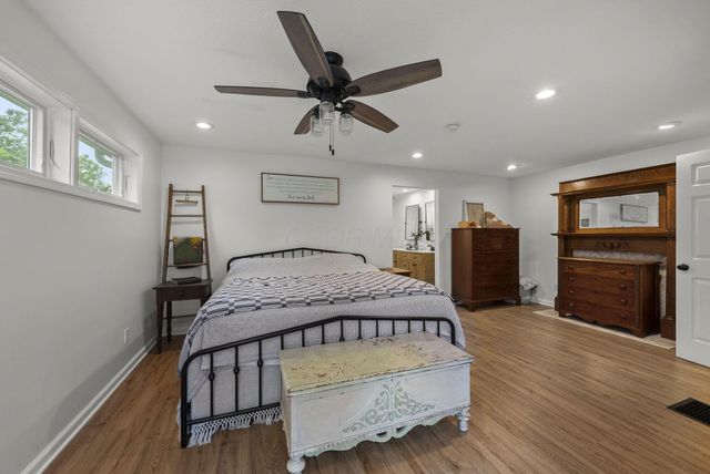 913 Groveport Road, Canal Winchester, OH 43110
