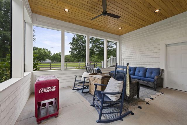 913 Groveport Road, Canal Winchester, OH 43110