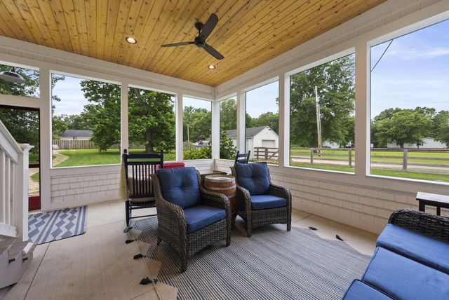 913 Groveport Road, Canal Winchester, OH 43110